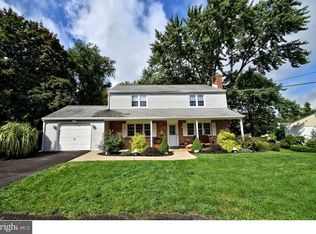 688 Holland Rd, Holland, PA 18966