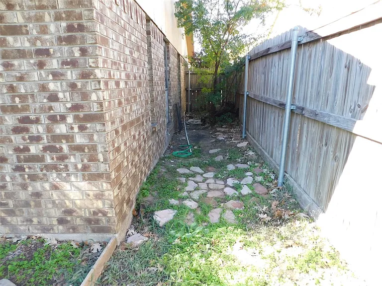 8232 Meadowbrook Dr — Photo 48