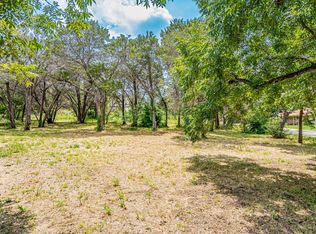 813 Woodhaven Ct, Granbury, TX 76048