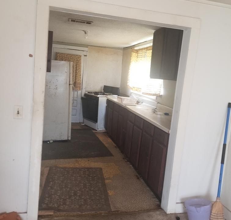 2nd image of 4319 Walter St