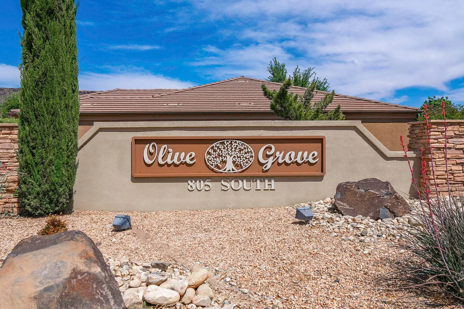 805 S Dixie Dr — Photo 2