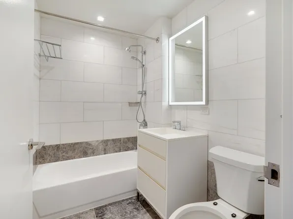 1 Columbus Place image 12 of 31