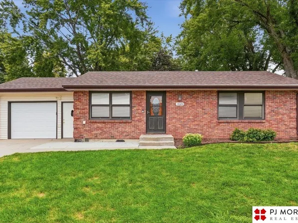 14320 Bradford Ct, Waverly, NE 68462