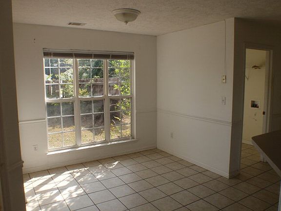 5th image of 174 Sandlewood Way
