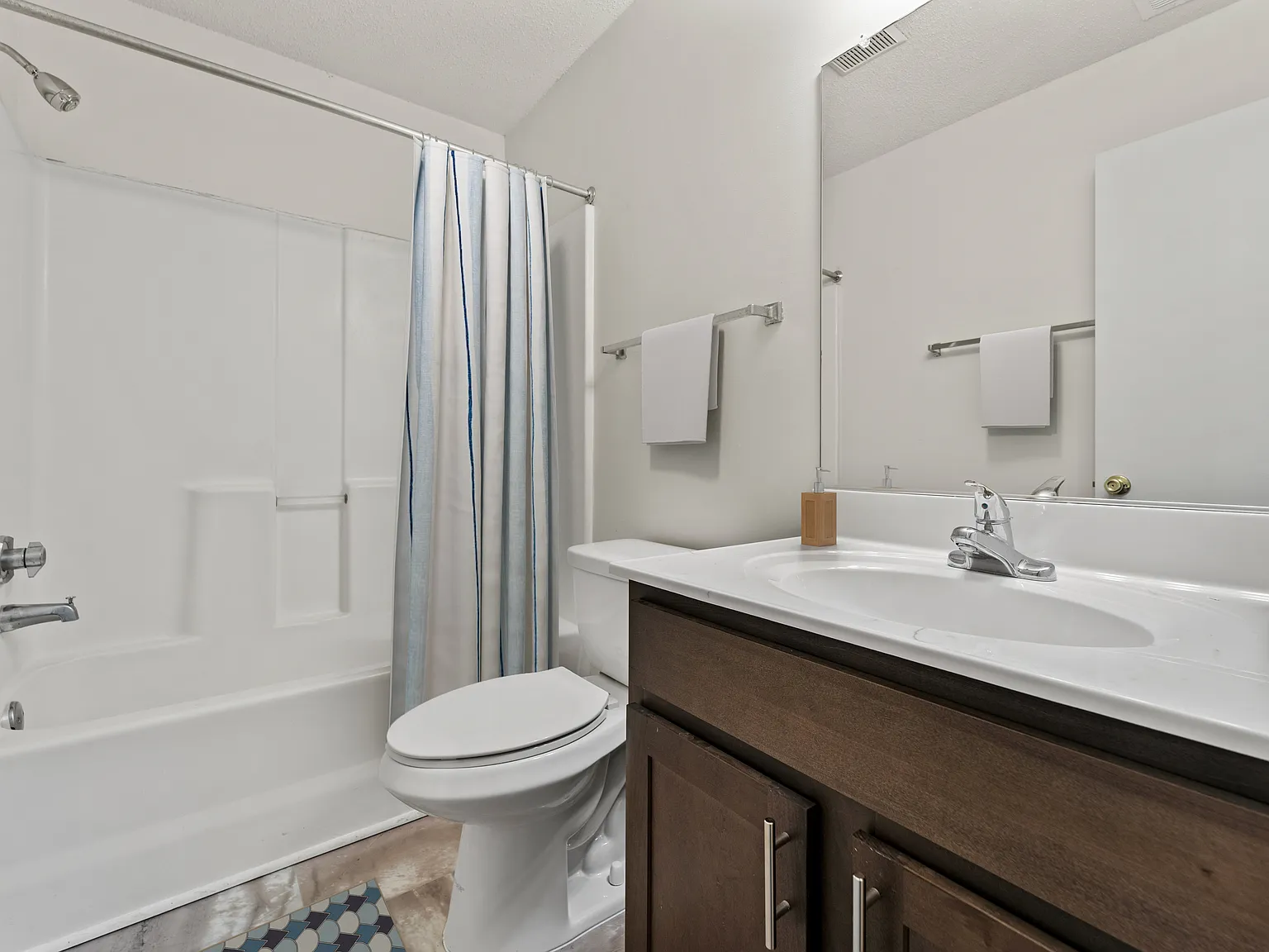 Lee Overlook Apartments — Photo 4