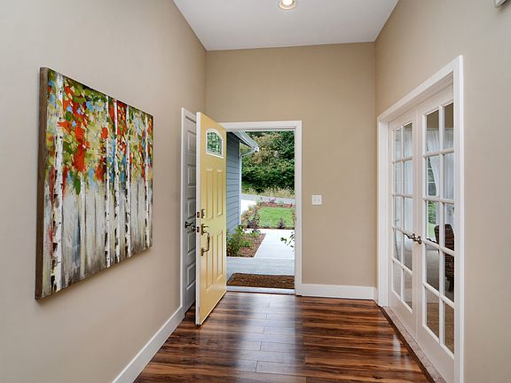 4th image of 36927 Aspen Way NE