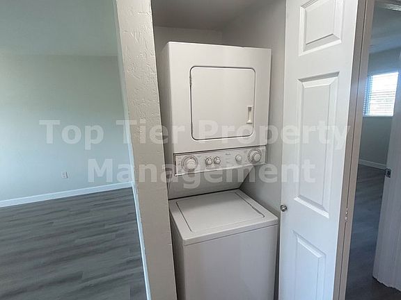 4th image of 908 Sunshine Ave #17