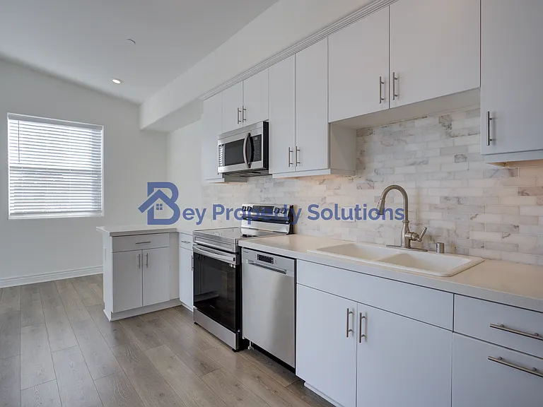 925 Madonna Rd #301 — Photo 6