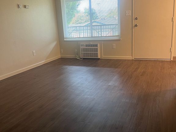 2nd image of 5412 Holiday Dr #6