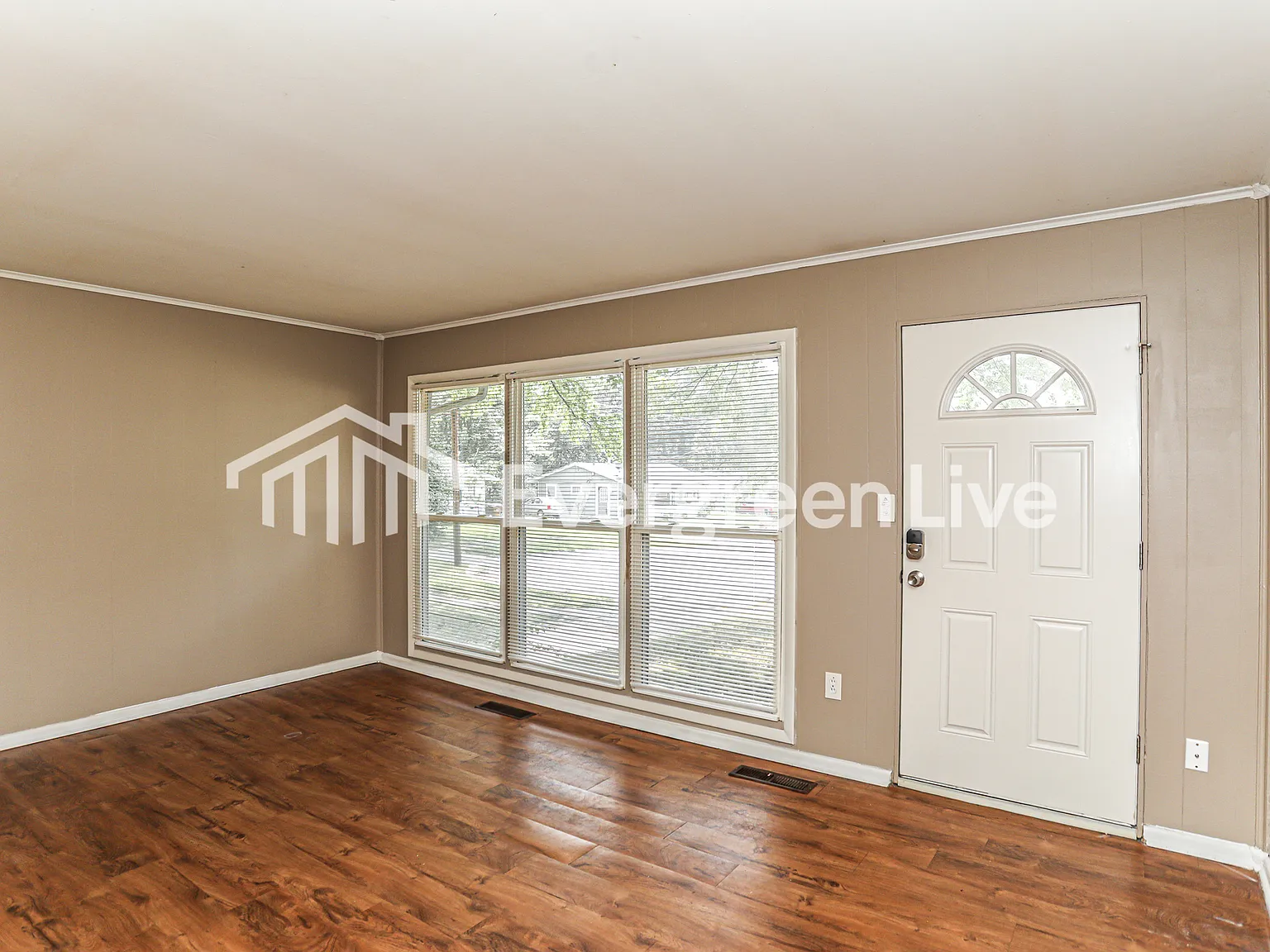 3 bed, 1.0 bath, 960 sqft, $1,495 — Photo 3