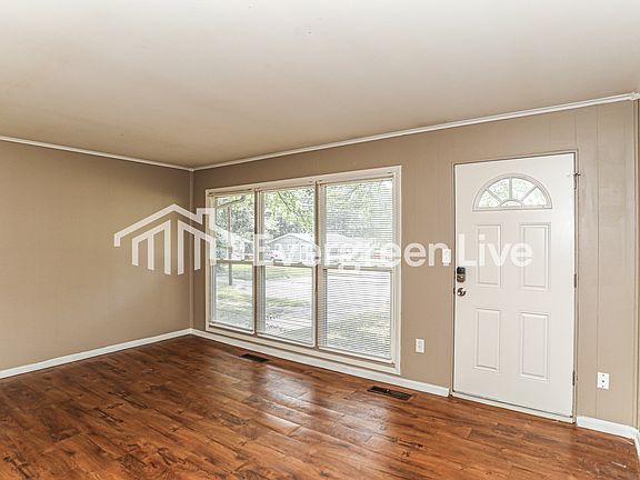 3rd image of 9622 Sacramento St