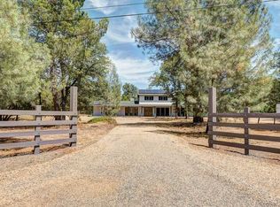 10637 Green Oaks Ln, Redding, CA