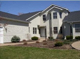 209 Falling Brook Path, Fayetteville, NY 13066