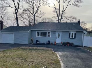 82 Terry Rd, Sayville, NY 11782