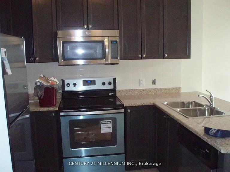 62 Magdalene Cres — Photo 18