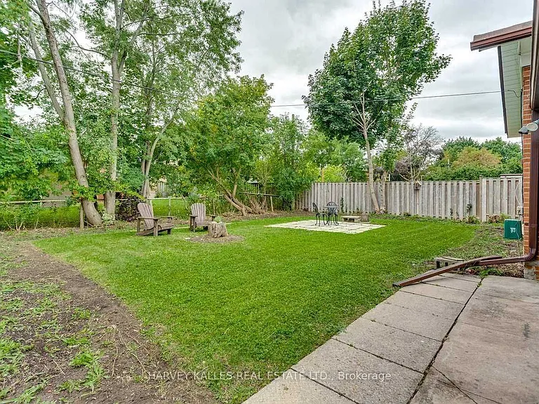 135 Combe Ave — Photo 35