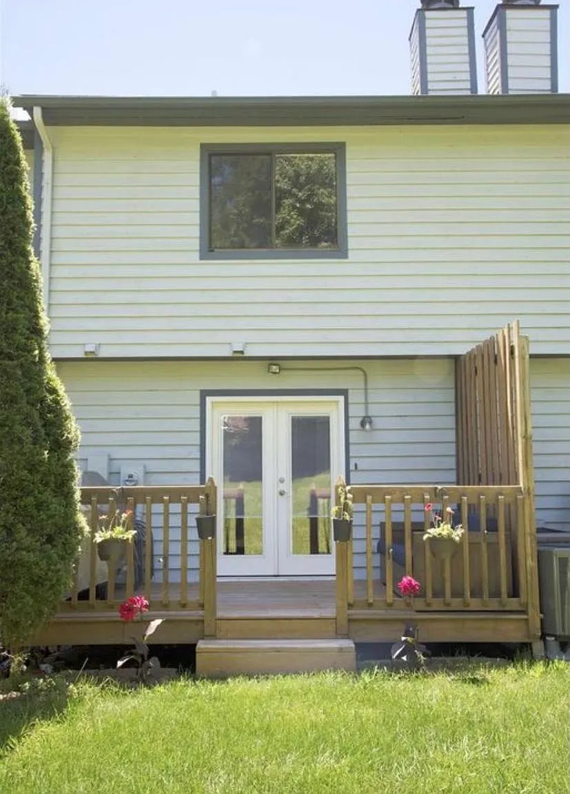 251 Fairfax Rd — Photo 2