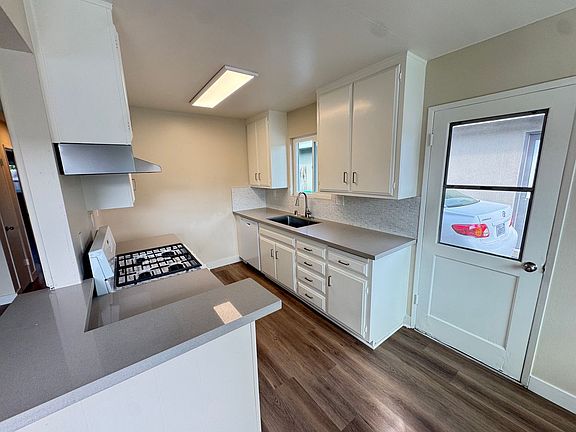 4th image of 2383 Orange Ave #2383C
