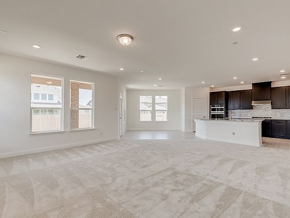 4th image of 1704 Stinnett Dr