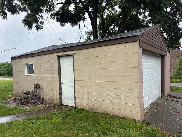 1258 E Naomi St — Photo 26
