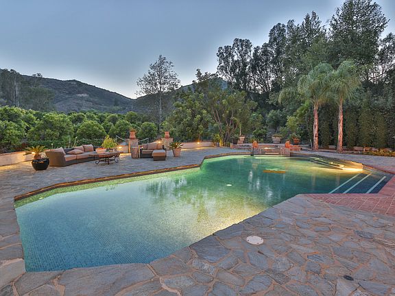 3rd image of 6917 Solano Verde Dr