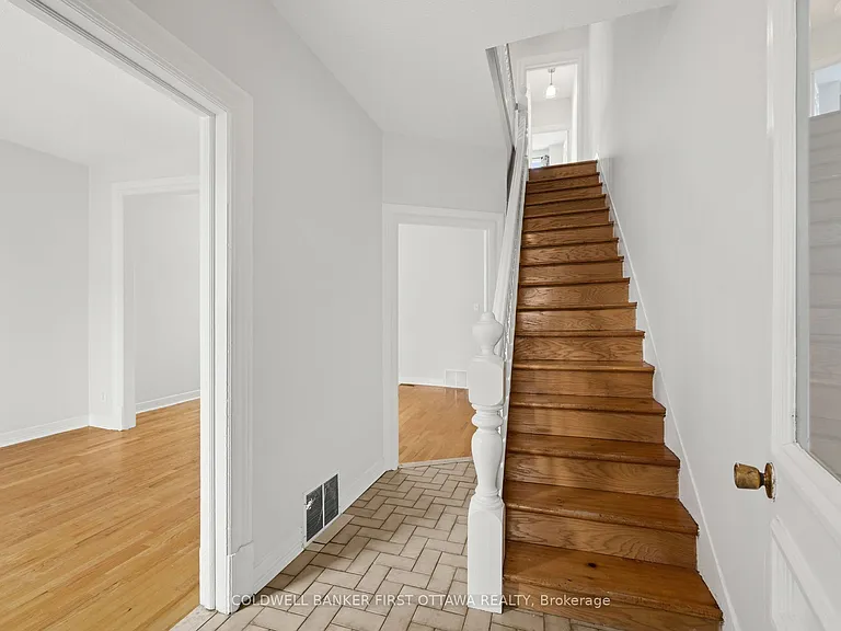 176 Rochester St — Photo 5