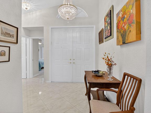4th image of 5217 Glenville Drive
