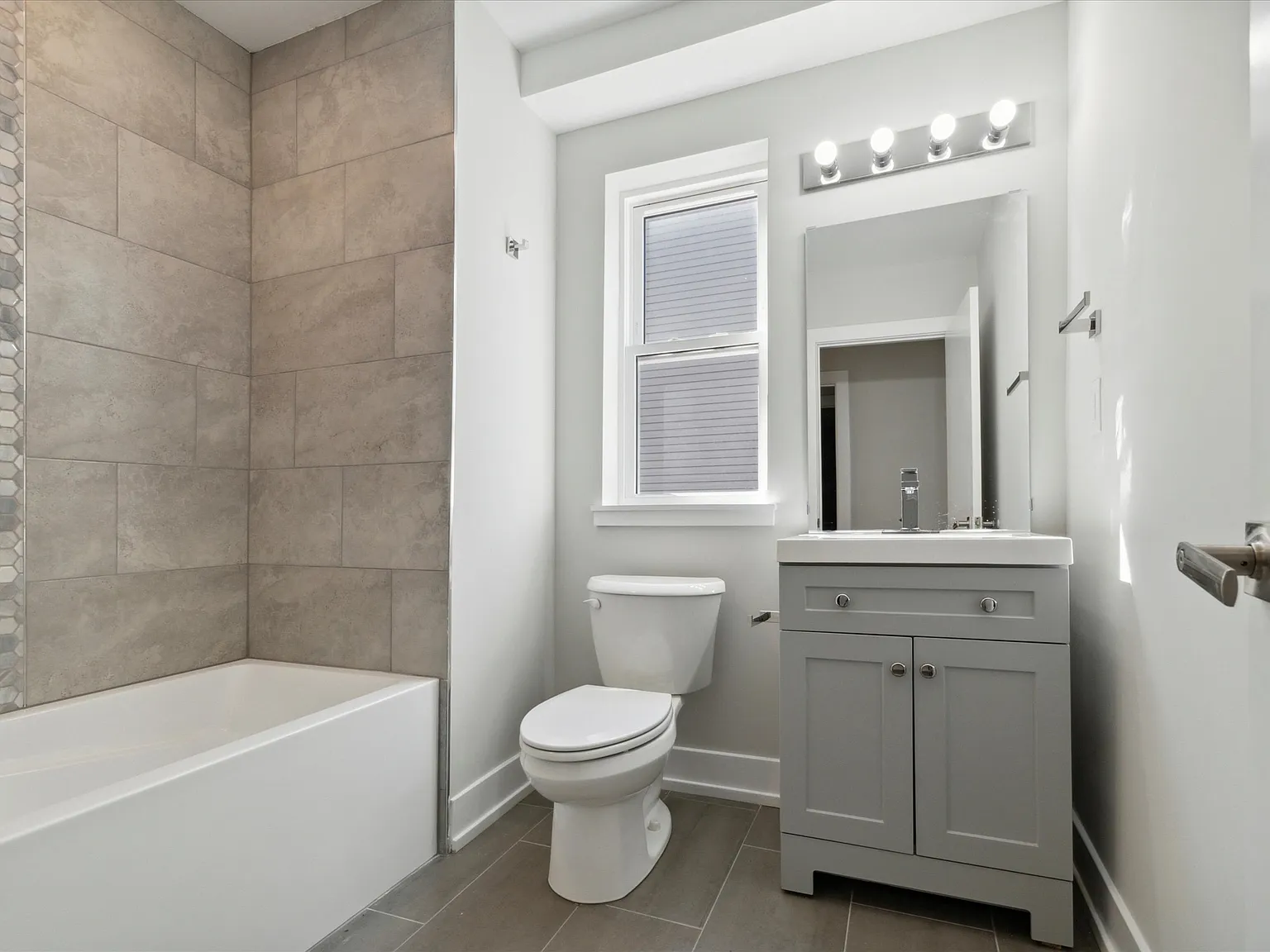 2 bed, $1,750 — Photo 4