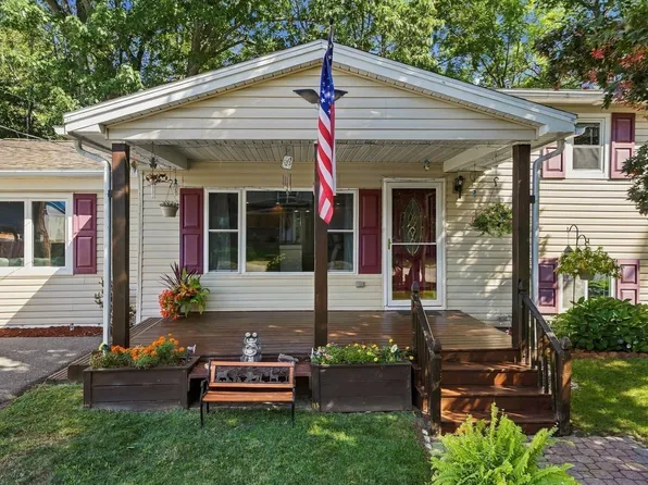 32 Alvin St, Methuen, MA 01844