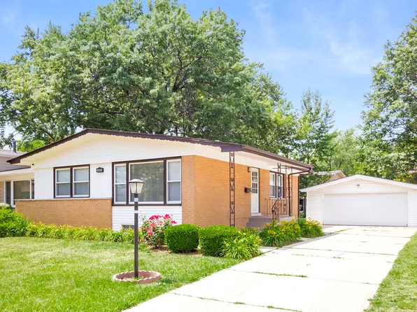 240 N Park Dr, Glenwood, IL 60425