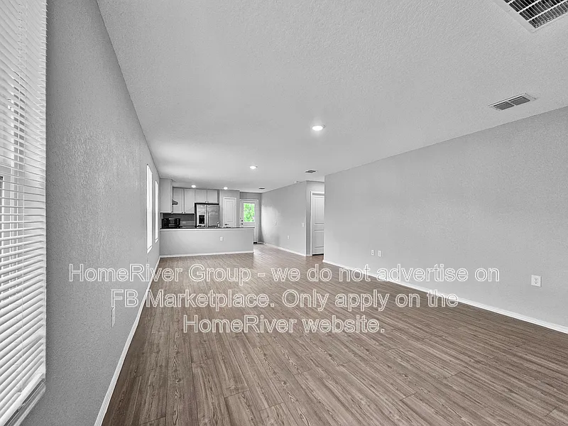 3 bed, 2.0 bath, 1440 sqft, $1,400 — Photo 4