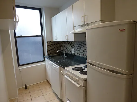 Rented by Charie Properties LLC | media 37