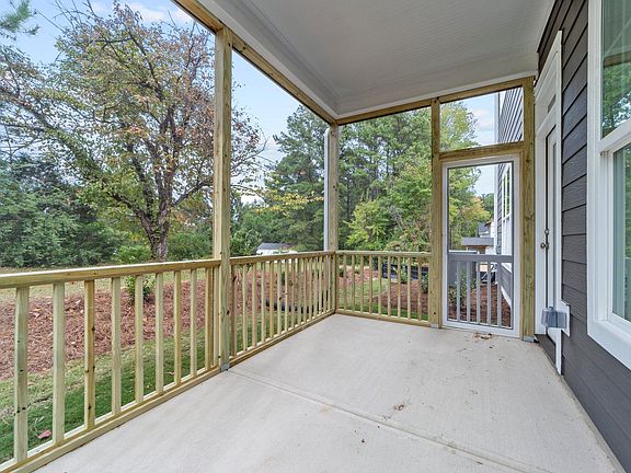 4th image of 516 Kings Lake Way