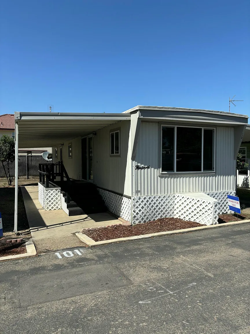 820 S Chinowth Road #101 photo 1