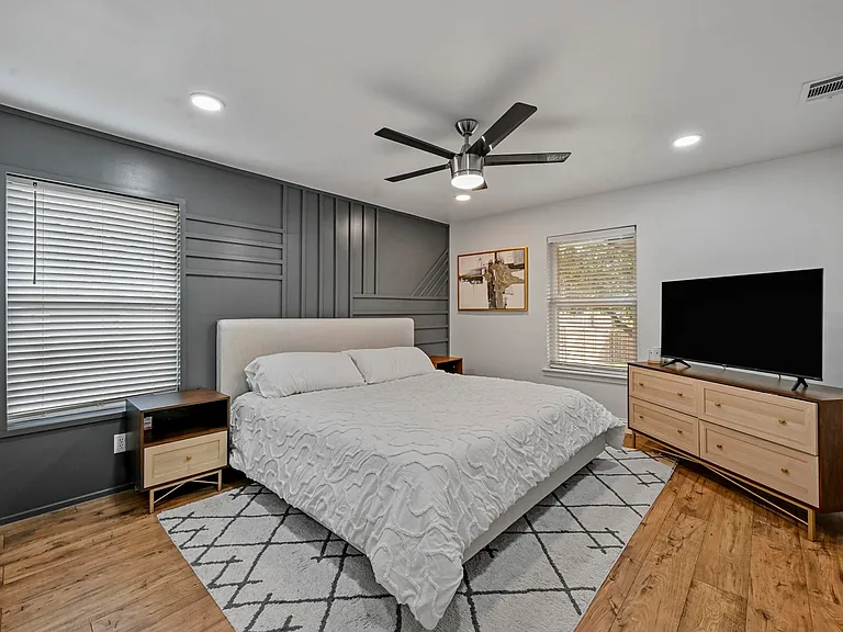 9806 Parkford Dr — Photo 18