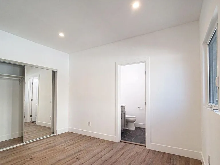2951 Francis Ave — Photo 13