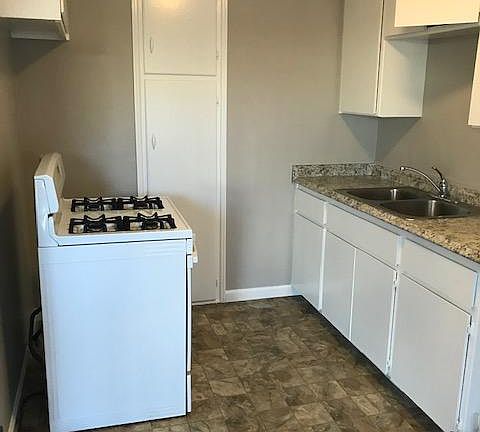 2nd image of 849 E Route 66 APT B