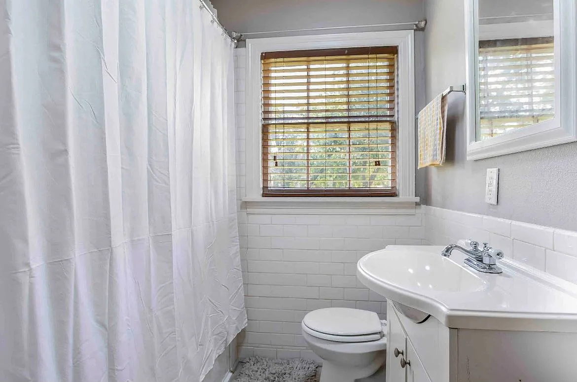 2 bed, 2.0 bath, 2000 sqft, $2,500 — Photo 3