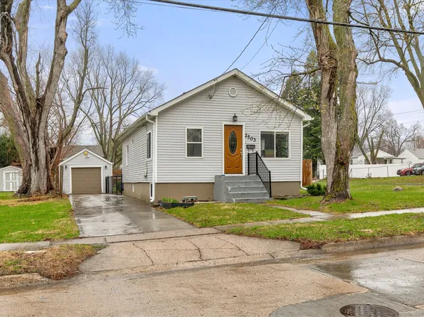 2503 61st St, Des Moines, IA 50322