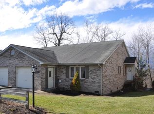 312 Ridgewood Dr, Beaver, WV 25813