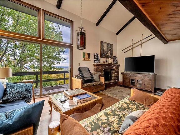 2nd image of 262 Overlook Way