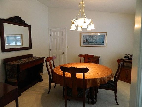 4th image of 902 Cedar Creek Cir