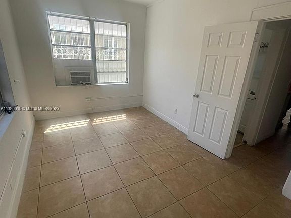 4th image of 711 NW 1st St APT 1