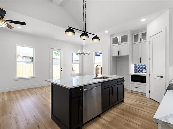 4th image of 4233 Avenue H