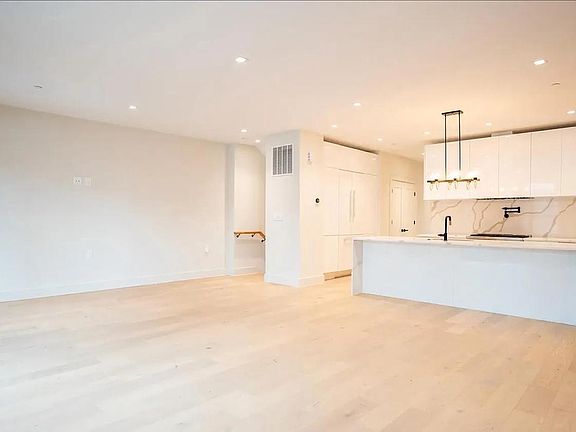 3rd image of 2104 4th St NE #1