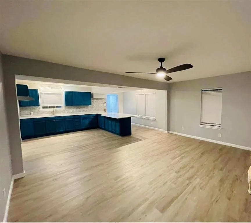 2 bed, 1040 sqft, $1,800 — Photo 4