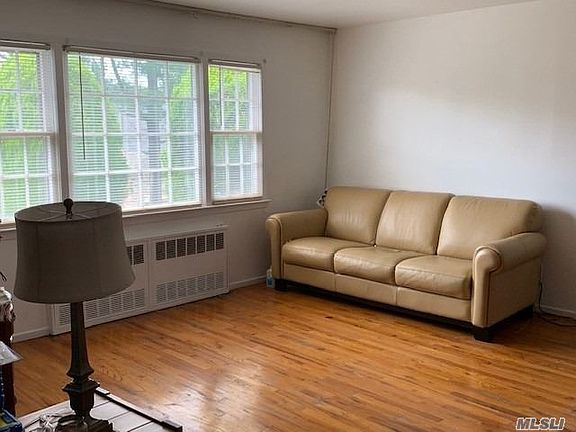 3rd image of 235 Nassau Blvd