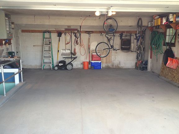 Attached 2 car garage