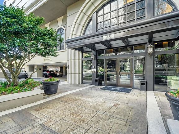 2nd image of 3334 Peachtree Rd NE APT 1208