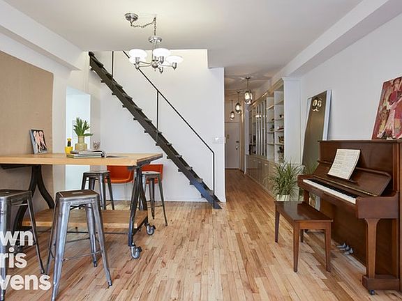 2nd image of 250 W 27th St APT 6K